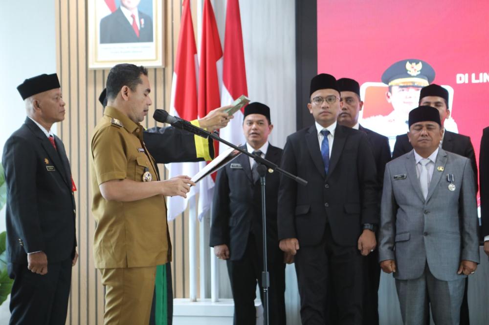 Wali Kota Lhokseumawe Lantik 15 Pejabat Administrator, Tegaskan Profesionalisme sebagai Pilar Reformasi Birokrasi