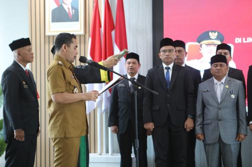Wali Kota Lhokseumawe Lantik 15 Pejabat Administrator, Tegaskan Profesionalisme sebagai Pilar Reformasi Birokrasi