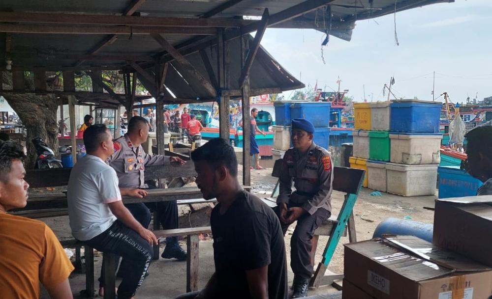 Sat Pol Airud Polres Lhokseumawe Lakukan Patroli Di PPI Pusong Lama, Nelayan Diimbau Jaga Kebersihan Dan Waspada Premanisme
