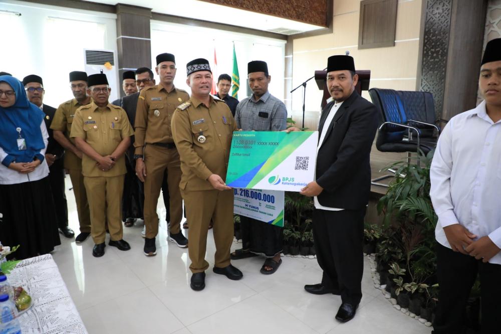 1.500 Santri Aceh Utara Terima Bantuan Tunai, Total Rp1,5 Miliar
