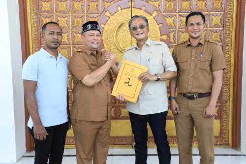 Spiritual dan Solutif: Ayah Wa Sambut Menteri PU dengan Shalat dan Proposal Pembangunan