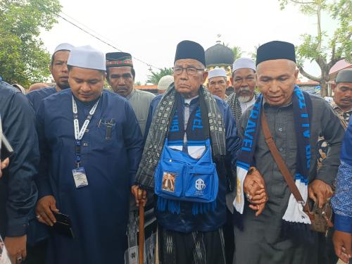 Lautan Doa Iringi Keberangkatan Abu Hasballah Ketapang ke Tanah Suci